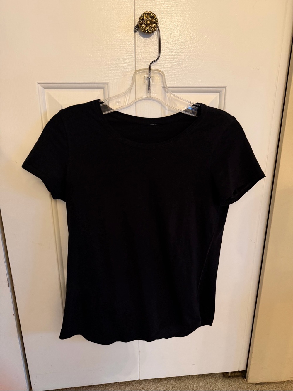 Lululemon love crew size 4 Classic Black Women's Tee